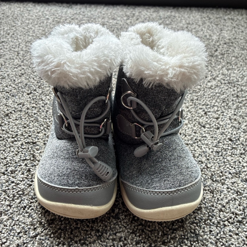 FINAL SALE 3/31/26 BMcityBM Brand Baby Girl Toddler Gray Winter Boots, Size 6